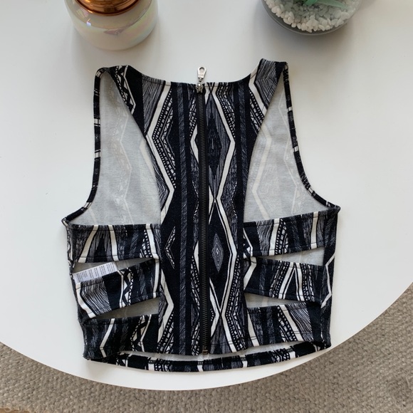 Silence + noise (Urban Outfitters) tribal top - Picture 4 of 10